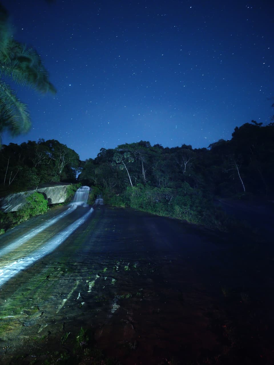 Trilha Noturna - A Grota do Rio Água Branca Depois que o Sol Apaga